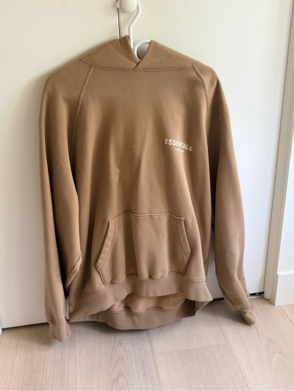 ESSENTIALS Tan Hoodie size Large unisexe